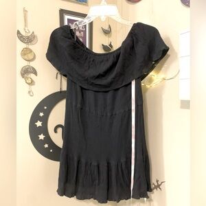 NWOT black Missguided flutter collar tunic top